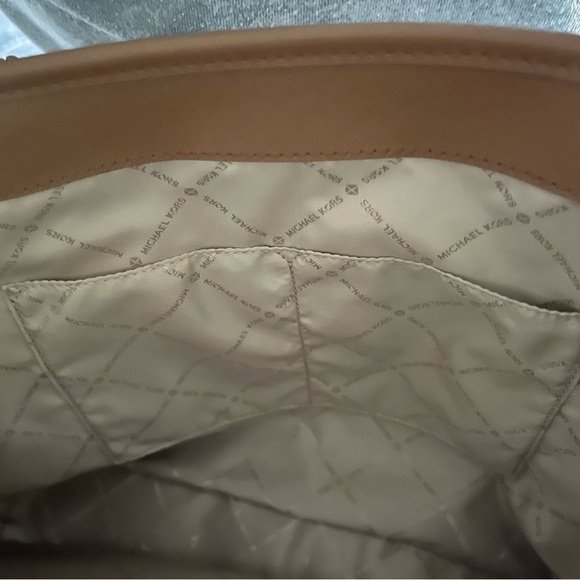 Michael Kors Gently used Laptop Bag - 18” X 16” Logo - Picture 4 of 7